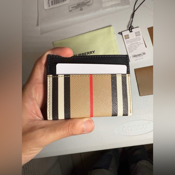 NEW BURBERRY SANDON BEIGE CHECK CANVAS LEATHER LOGO CARD HOLDER CASE WALLET . - Picture 5 of 8